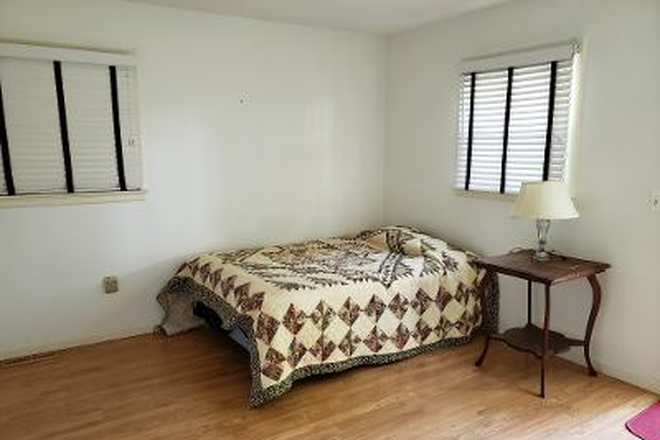 Studio apt (furniture not included) - Furnished studio apt-Moore St-Princeton