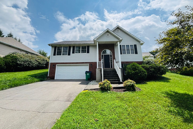  - 3 Bedroom 3 Bath House with 2 Car Garage