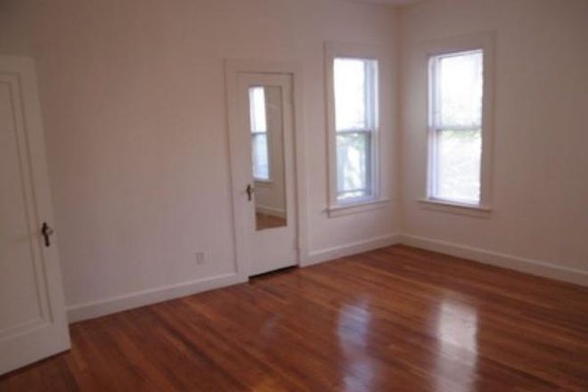 3 - Cozy aptartment conveniently located by Harvard & the square.