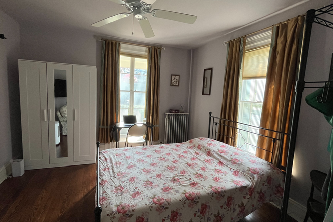 Private Bed Room with Queen Size Bed - Furnished room in shared home-Vandeventer Ave-Princeton