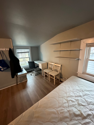 Another picture of unit - Seeking Female Tenant, five-minute walk to campus House