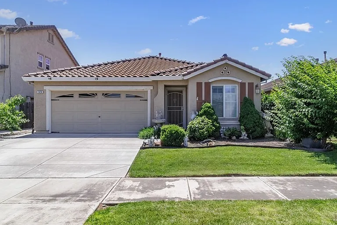 Front of House - 1474 Antioch Court, Merced House