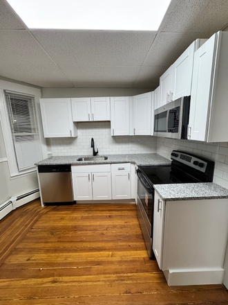 kitchen - Great one bedroom East Side line in Oak Hill Pawtucket