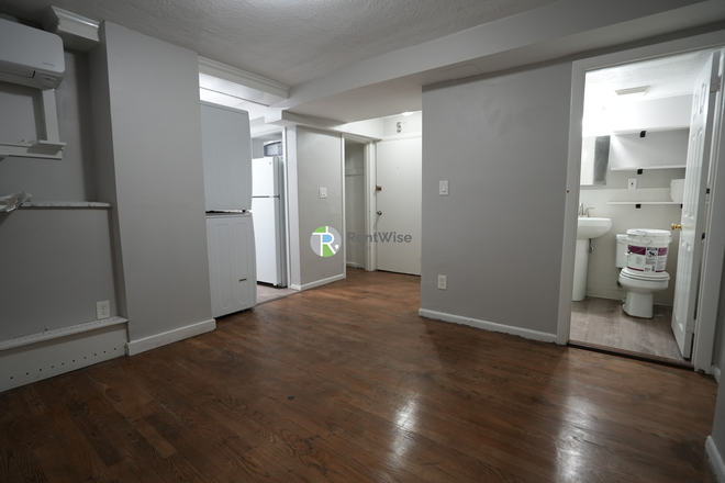 1 - AVAIL NOW-Cozy Basement Studio with W/D in unit! No Broker Fee! Apartments