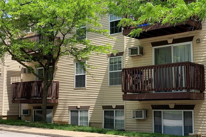 Second floor balcony - Two Bedroom - both rooms available for Fall Semester - Walk to Campus! Apartments