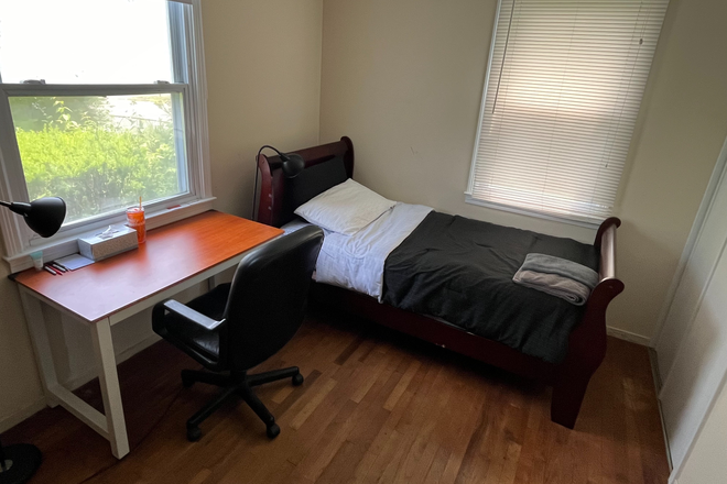 Room to sublet - Room in shared home-North Harrison St-Princeton