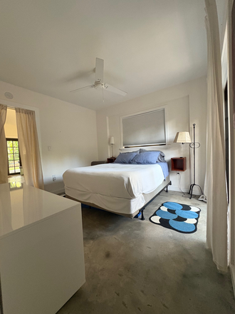 Bedroom - Guest House in South Miami walkable to Metro