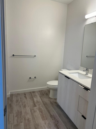 Bathroom - HUB Blacksburg 4x4 A apartment, room D