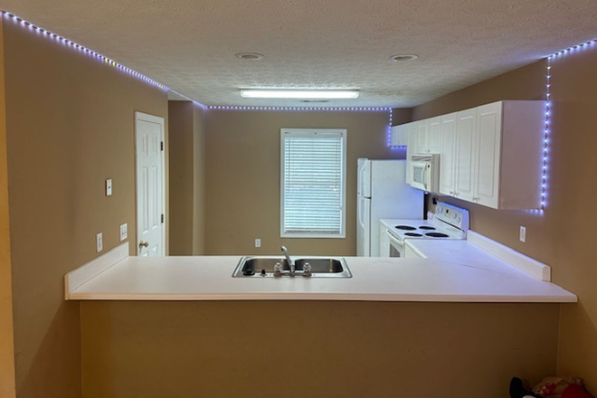  - Donahue Crossing Condominiums #1409