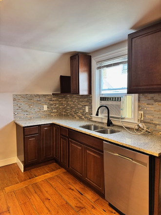 kitchen - Great  2 bed near campus Apartments