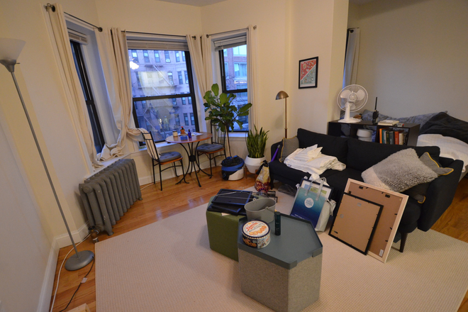 Studio - 52 Westland Ave. - NO BROKER FEE! Lots of natural light, Spacious on WESTLAND AVE