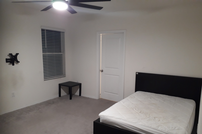 Bedroom Cont. - Room with Bed, Bathroom, Large Closet, Shared Kitchen and Living Room House