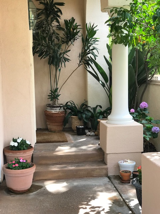 Front Door - Room Fully Furnished, Includes all Utilities: 2 mi from campus, quiet, sunny