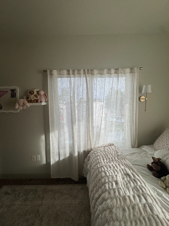 bedroom - Spring 2026 Sublet