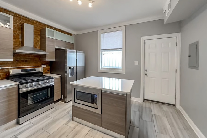 Kitchen - Beautiful Newly remodeled 3 BD near University of Chicago campus and hospital Apartments