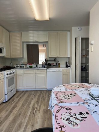 Kitchen - Master bedroom available in a townhouse