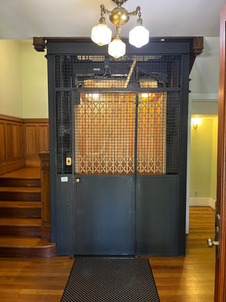 Elevator - Classic Historic 2 Bedroom near Arlington Ctr. Apartments