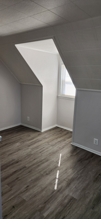 2nd fl - Home  for rent 1.4 miles from Campus