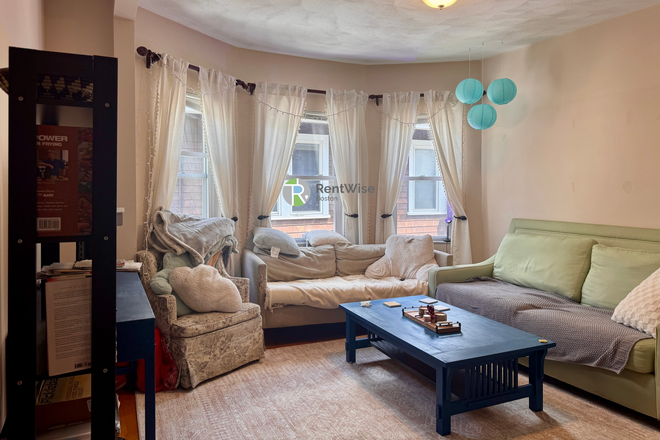 1 - JUNE 2027 | 6 Bed, 2 Bath Duplex | Somerville | Water Included | No Broker Fees! Duplex