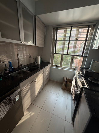 Kitchen - Greenbriar condo, very close to campus