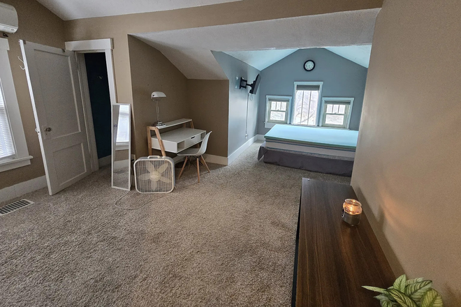 Bedroom - Charming Furnished Home in Dundee–Happy Hollow (Prime Location)