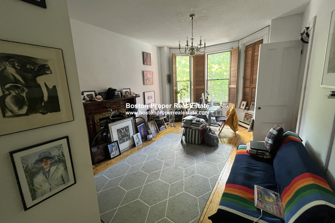 a - Great price to live on Newbury Street