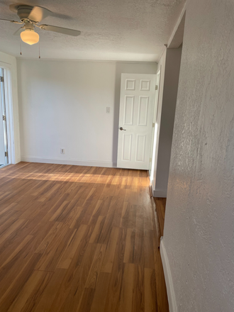Room - 🏡 $1,375 – Fort Lauderdale Room for rent House