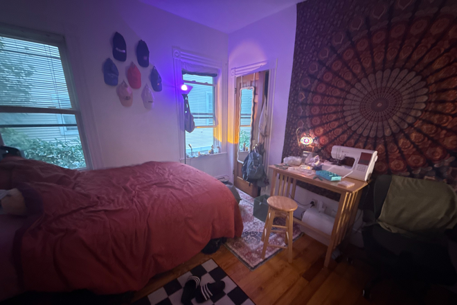 bedroom - Private Room near Orange Line and Stop n Shop