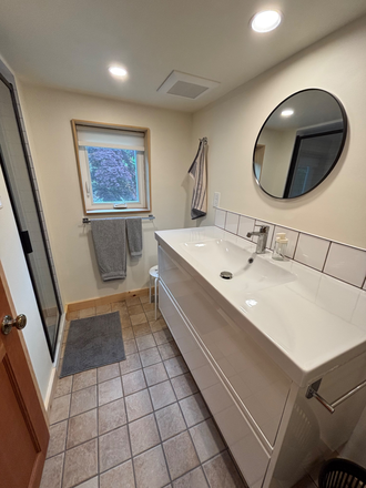 Bathroom - Garden level studio with easy commute and free parking House