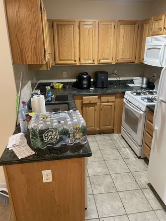 Kitchen - 90 Westland Ave