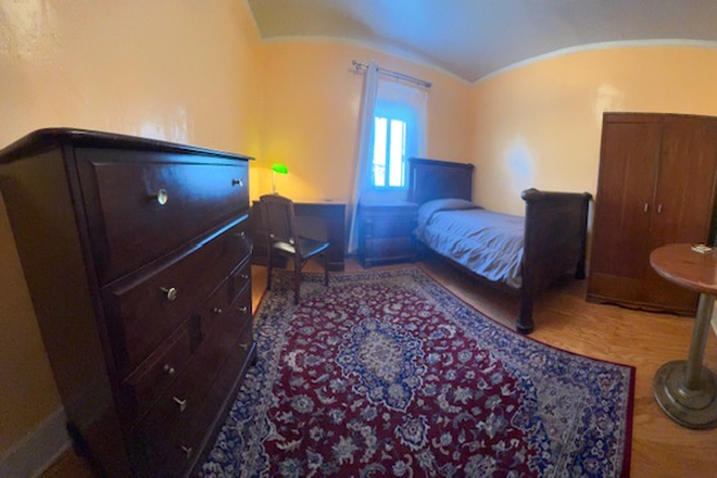 Furnished rooms - PRIVATE SINGLE OCCUPANCY ROOM FURNISHED ALL UTIL. INCLUDED-Near UCB on Ashby/MLK House Next BART
