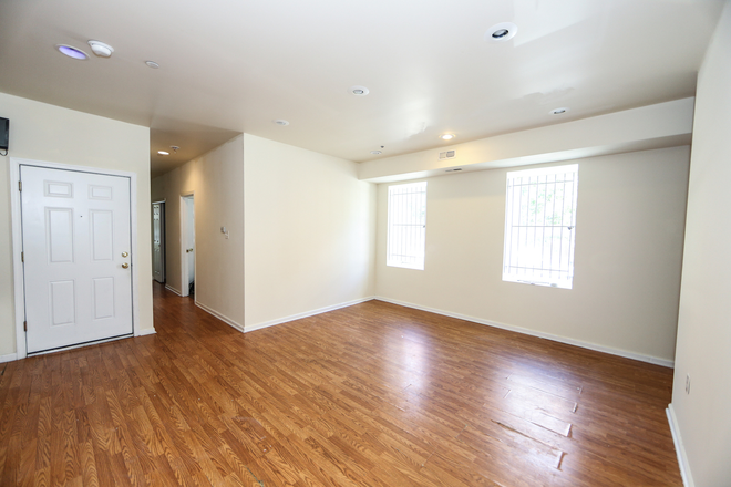 Living room - 1447 N 17th St Apartments
