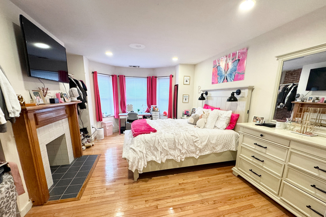 Bedroom - Huge 3 bed one bath condo on Gainsborough St with in unit laundry