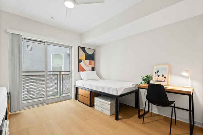 Bedroom - Private Room in Luxury Apartments (Found Study Downtown Berkeley)