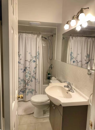 Full bath - Furnished private BR in Victorian House. 5min walk to UofT