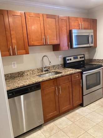 Kitchen, Appliances - Nassau arms apartments