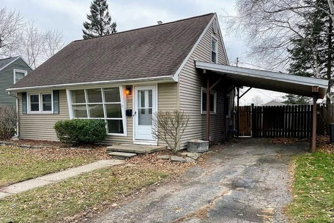 Front - Single Family 3 Bedroom Cape Cod Style Home