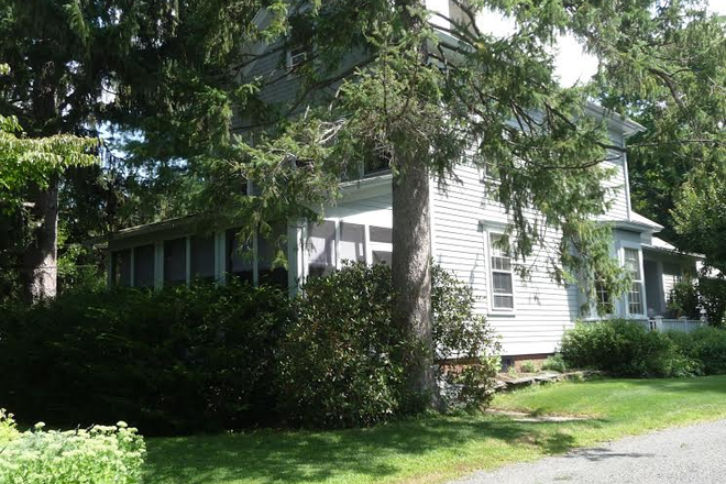 South facing outside of the house. - Salem Street Homestead-East Room