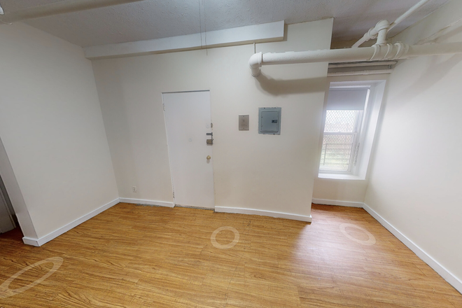 A - 3 BEDROOMS, GREAT PRICE Apartments