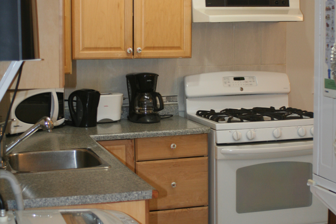 Washer front left, dryer on right - Riverdale, steps to subway, walkable to St George Apartments