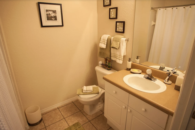 Private batroom - College Station Apartments