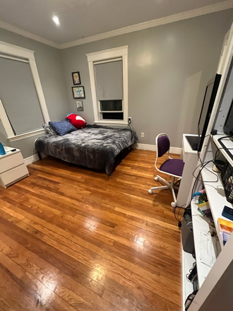 Bedroom - Private Room near Ashmont station Triplex