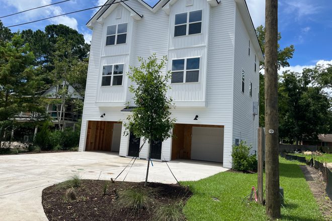 Outside Front - James Island 3 Bed 2.5 Bath/ 5 Min from downtown/ New Build Townhome