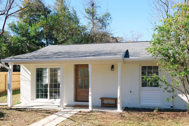 FRONT - Newly Renovated Home Close to Downtown and Folly Beach