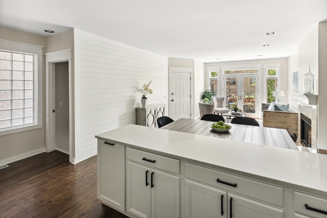 Kitchen - Academic Year Lease in Lakeview Condo