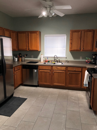Kitchen - Spacious, 3 bed, 2 1/2 bath, 2 story home for rent with house cleaning included