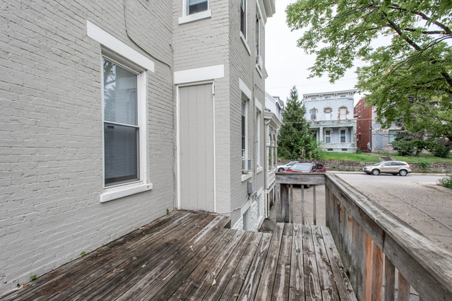 Outdoor Space - 131 Lyon House