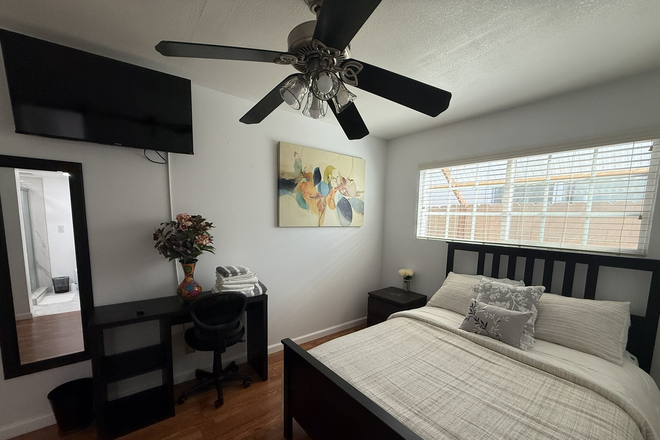 Room 1 - Refined Comfort in Orange County House