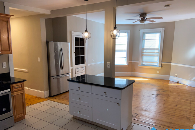 Kitchen - Spacious 4 Bed 1.5 Bath on Sachem!! Apartments