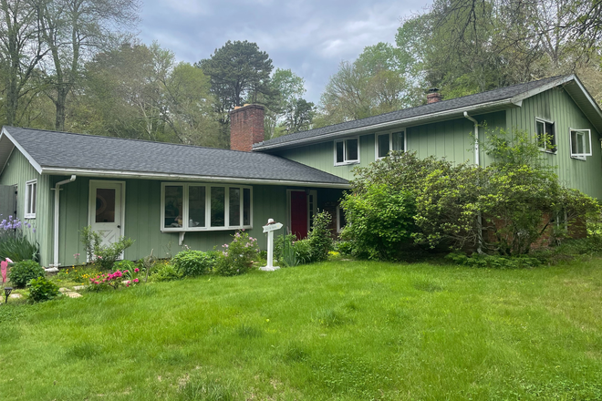 Front of house - 2 Bedroom Apartment close to Campus